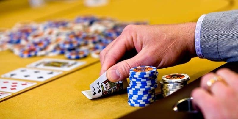 Luật chơi poker dễ hiểu, đơn giản